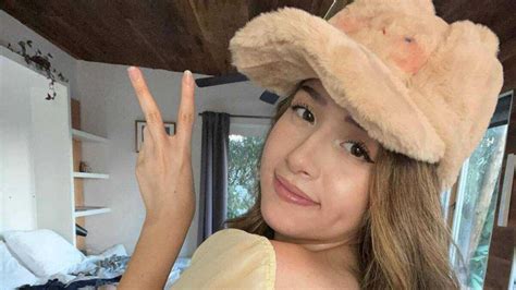 Pokimane ethnicity, real name, nationality, birthplace, .
